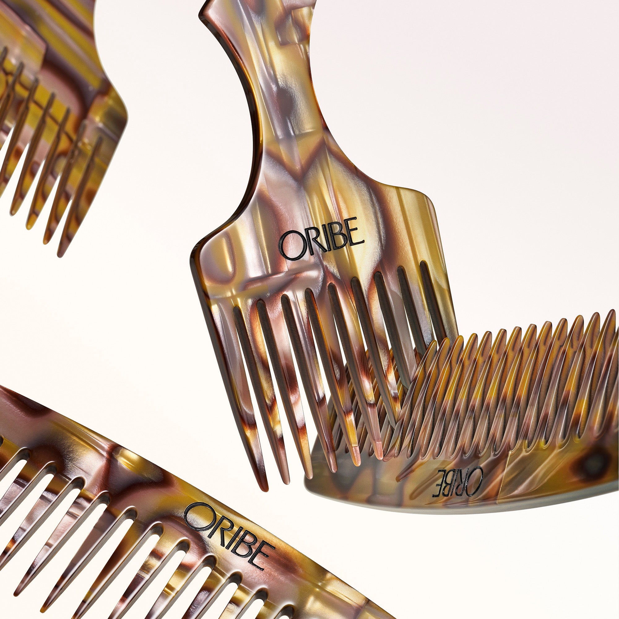 Italian Resin Hair Pick - Image 3